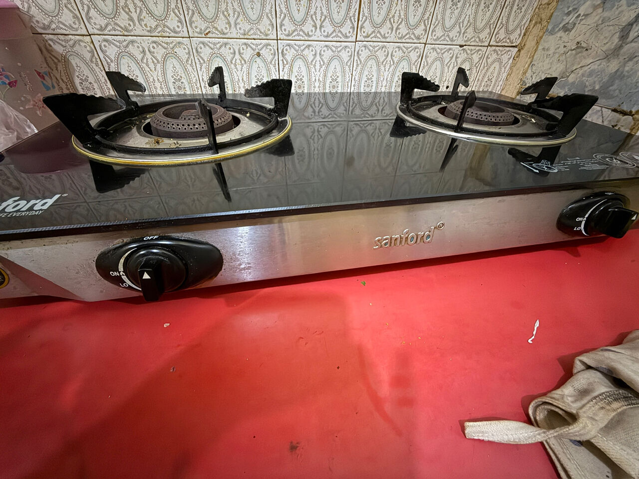 Jeddah, Household Items, SAR 190,  Gas Stove+ Cylinder+Regualtor (complete Set)