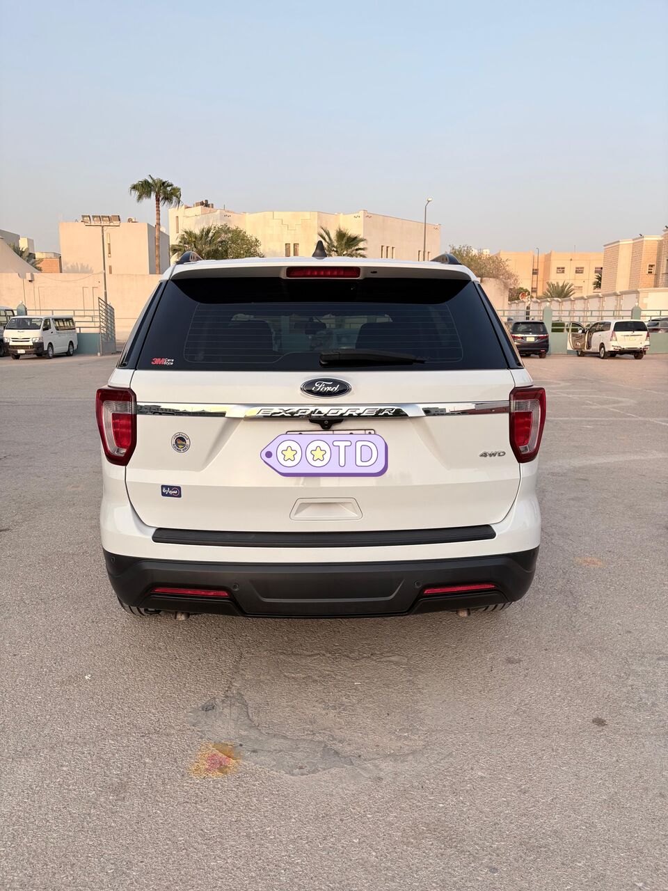 Al Malaz, Vehicles, Cars & Trucks , SAR 80000,  Ford Explorer,  2018,  Automatic,  126000 KM,   -  - White - Mint Condition