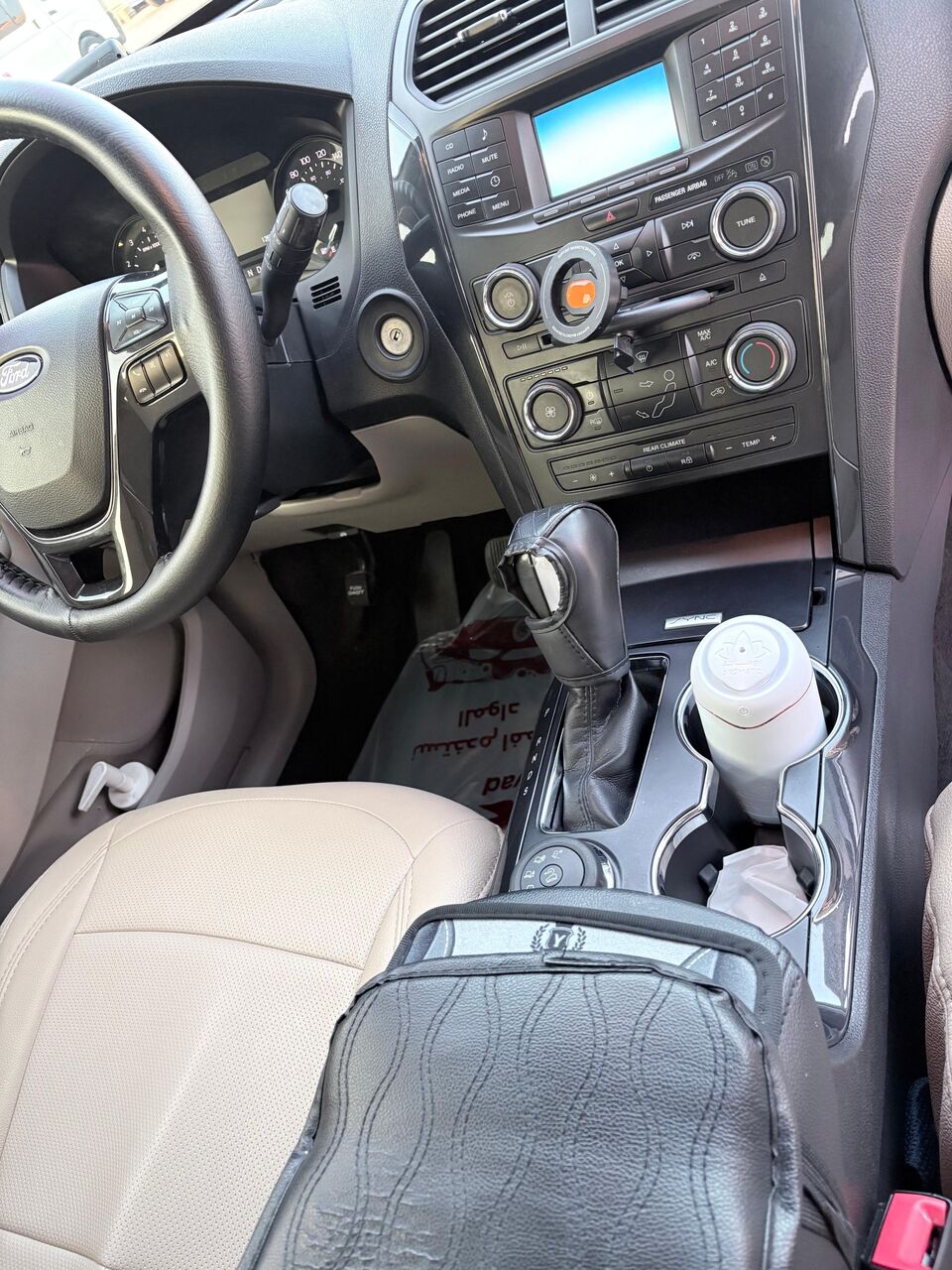 Al Malaz, Vehicles, Cars & Trucks , SAR 80000,  Ford Explorer,  2018,  Automatic,  126000 KM,   -  - White - Mint Condition
