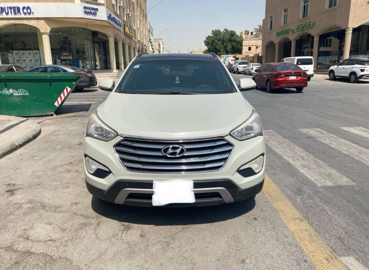 Riyadh, Vehicles, Cars & Trucks , SAR 42000,  Hyundai Santa Fe,  2016,  Automatic,  227000 KM,  Hyundai Grand Santafe
