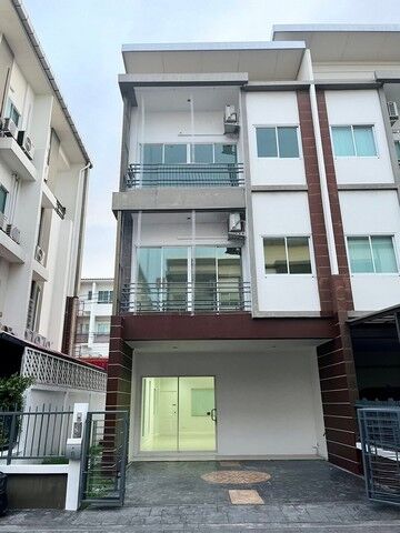 Bangkok, Villas, THB 38000,  32 Sq. Feet,  โฮมออฟฟิศ 3 ชั้น 4 ห้องนอน 3 ห้องน้ำ แอร์ 