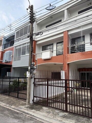 Bangkok, Villas, THB 35000,  34 Sq. Feet,  Home Office 3 ชั้น 5 ระดับ 4 ห้องนอน 4 ห้องน้ำ  สุขุมว