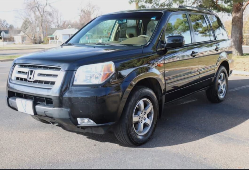 Riyadh, Vehicles, Cars & Trucks , SAR 18000,  Honda Pilot,  2006,  Automatic,  370000 KM,    (7-seater) For Sale - Run And Go