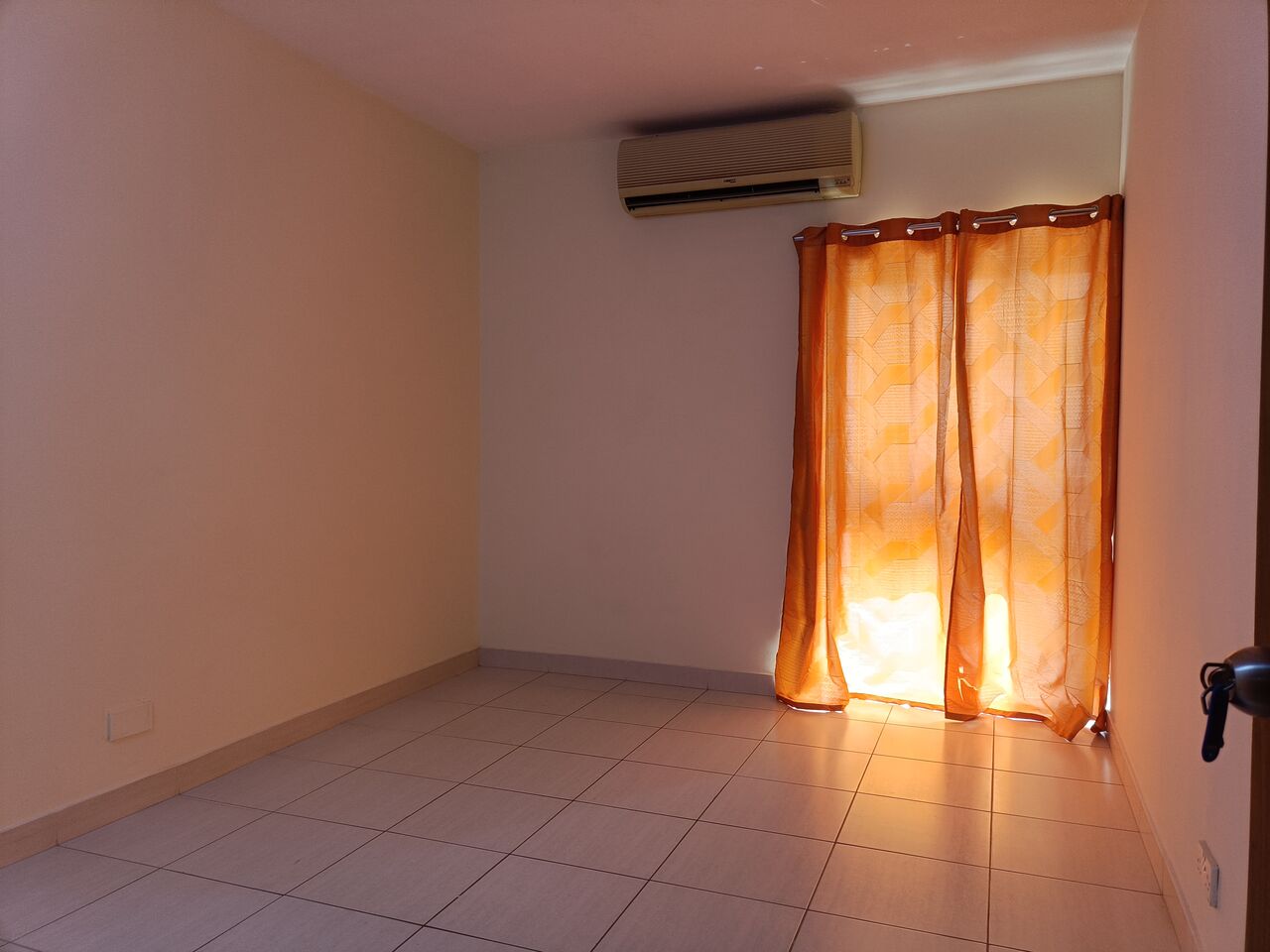 Adliya, Apartments, Flats, Houses & Villas, BHD 330/month,  3 BR,  200 Sq. Meter,  Semi Furnished 3bhk With Ewa