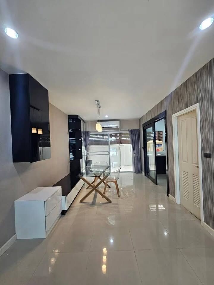 Bangkok, Villas, THB 25000,  18 Sq. Feet,  ให้เช่าทาวโฮม3 ชั้น ใกล้รถไฟฟ้าสถาน