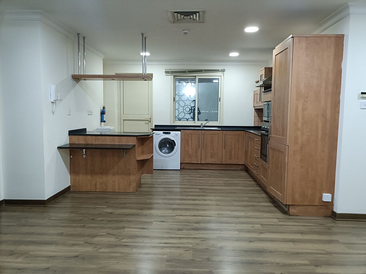 Mahooz, Apartments, Flats, Houses & Villas, BHD 450/month,  Furnished,  2 BR,  150 Sq. Meter,  Fully Furnished 2bhk With Ewa