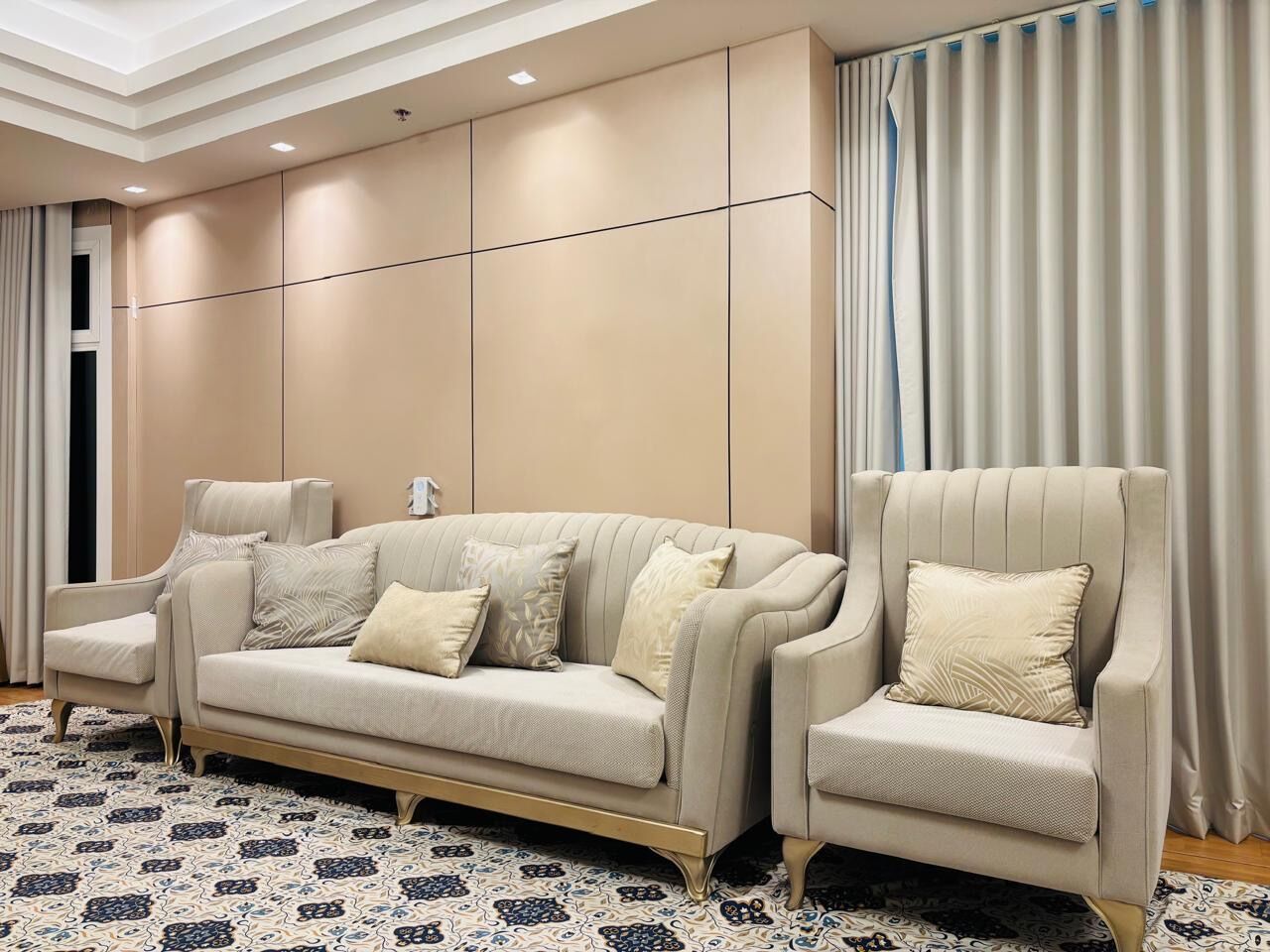 Jeddah, Furniture, SAR 2000,  11 Seater Sofa Set Excellent Quality
