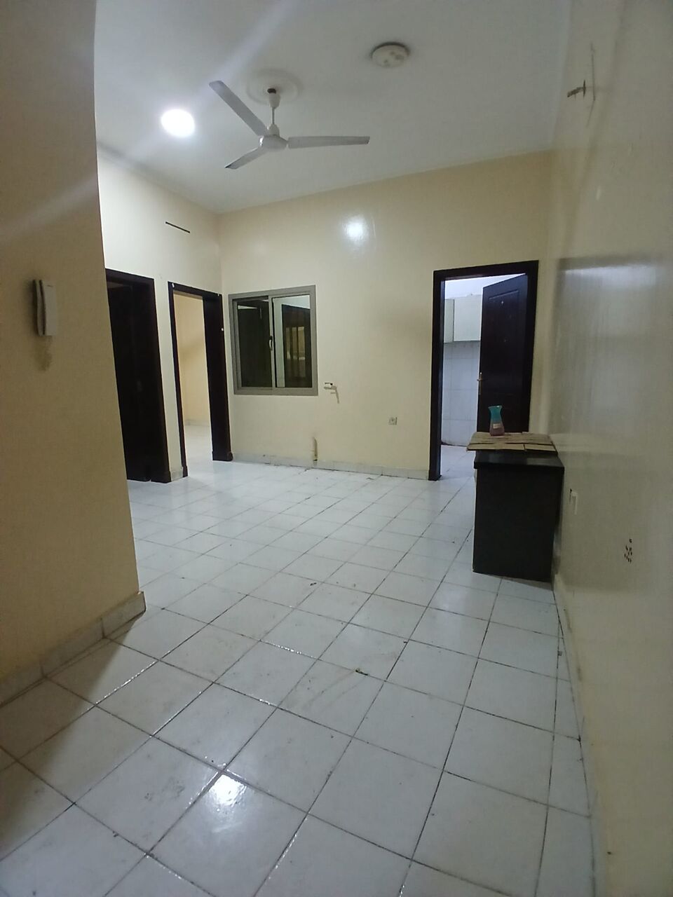 Salmaniya, Apartments, Flats, Houses & Villas, BHD 220/month,  2 BR,  Unfurnished Flat Available In Salmaniya With EWA ( Salmaniya 06)