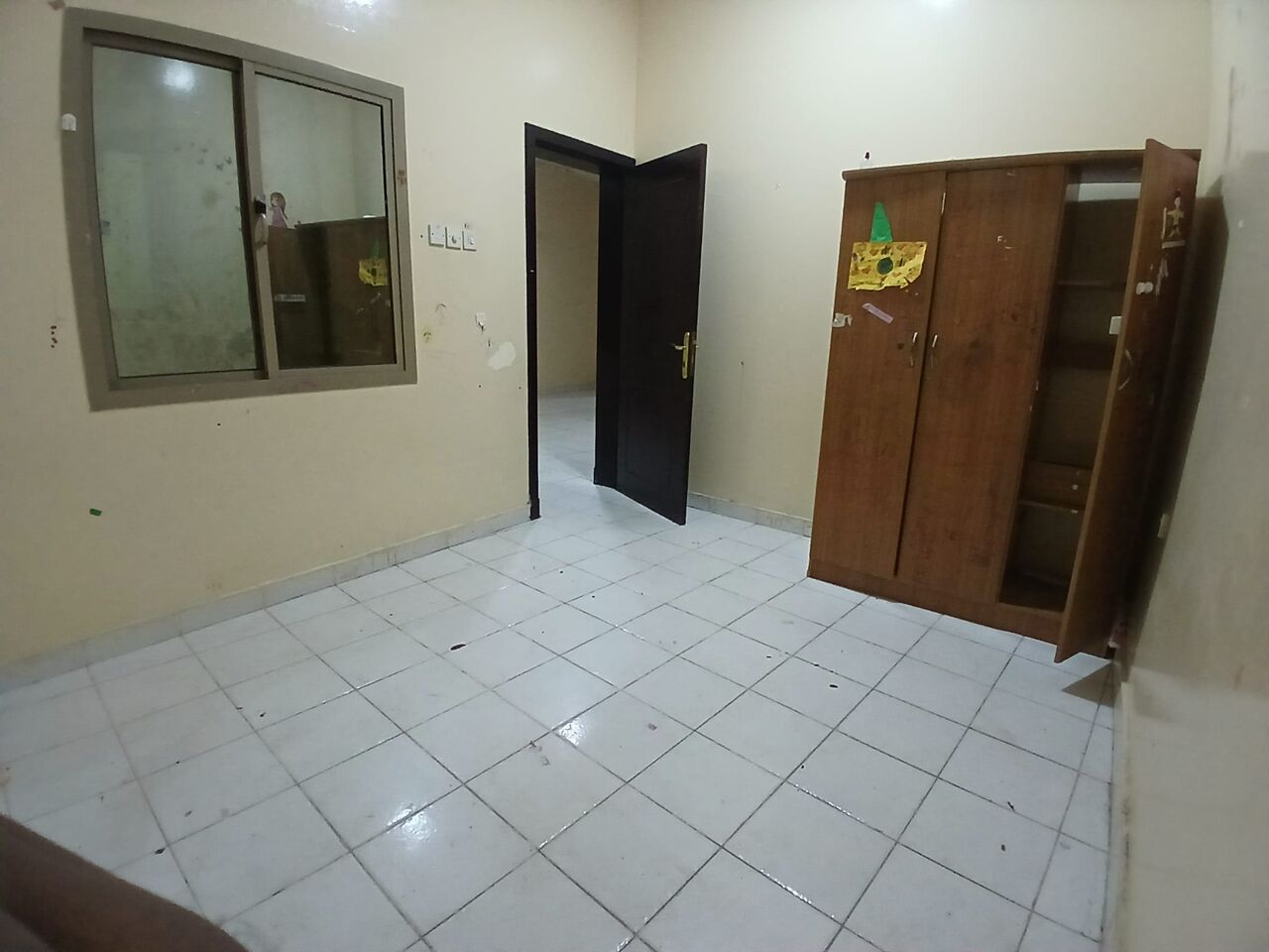 Salmaniya, Apartments, Flats, Houses & Villas, BHD 220/month,  2 BR,  Unfurnished Flat Available In Salmaniya With EWA ( Salmaniya 06)