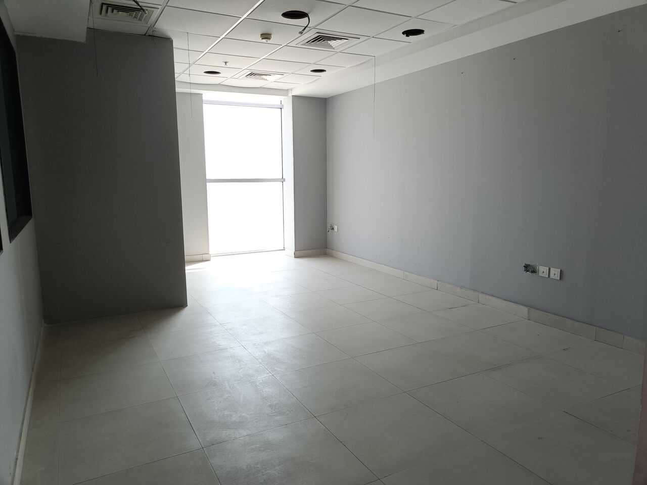 Adliya, Apartments, Flats, Houses & Villas, BHD 800/month,  6 BR,  250 Sq. Meter,  Semi Furnished Commercial Flat (160sqmtr)