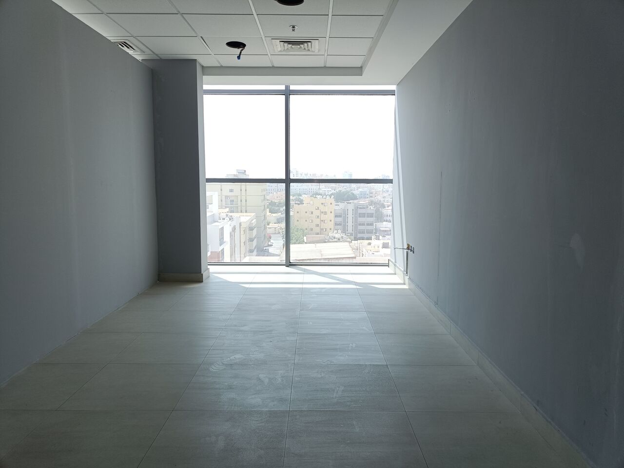 Adliya, Apartments, Flats, Houses & Villas, BHD 800/month,  6 BR,  250 Sq. Meter,  Semi Furnished Commercial Flat (160sqmtr)