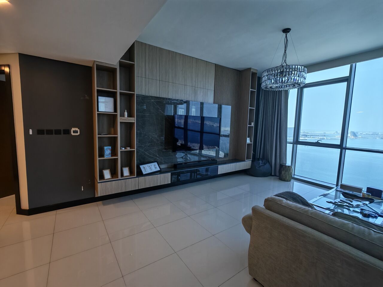 Manama, Apartments, Flats, Houses & Villas, BHD 900/month,  Furnished,  2 BR,  163 Sq. Meter,  Luxury Fully Furnished 2BR + Maid&rsquo;s Room | Panoramic Waterfront View