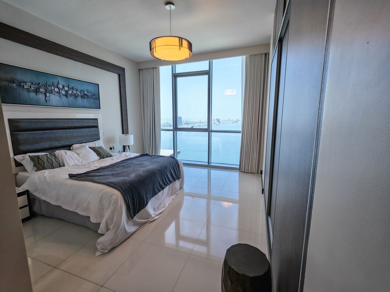 Manama, Apartments, Flats, Houses & Villas, BHD 900/month,  Furnished,  2 BR,  163 Sq. Meter,  Luxury Fully Furnished 2BR + Maid&rsquo;s Room | Panoramic Waterfront View
