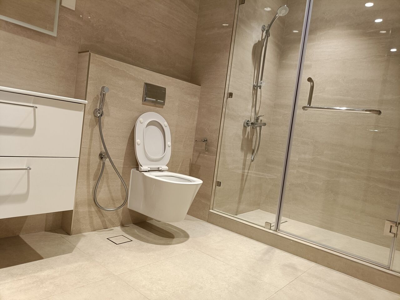 Adliya, Apartments, Flats, Houses & Villas, BHD 650/month,  Furnished,  1 BR,  150 Sq. Meter,  Brand New Luxury 1bhk With Ewa