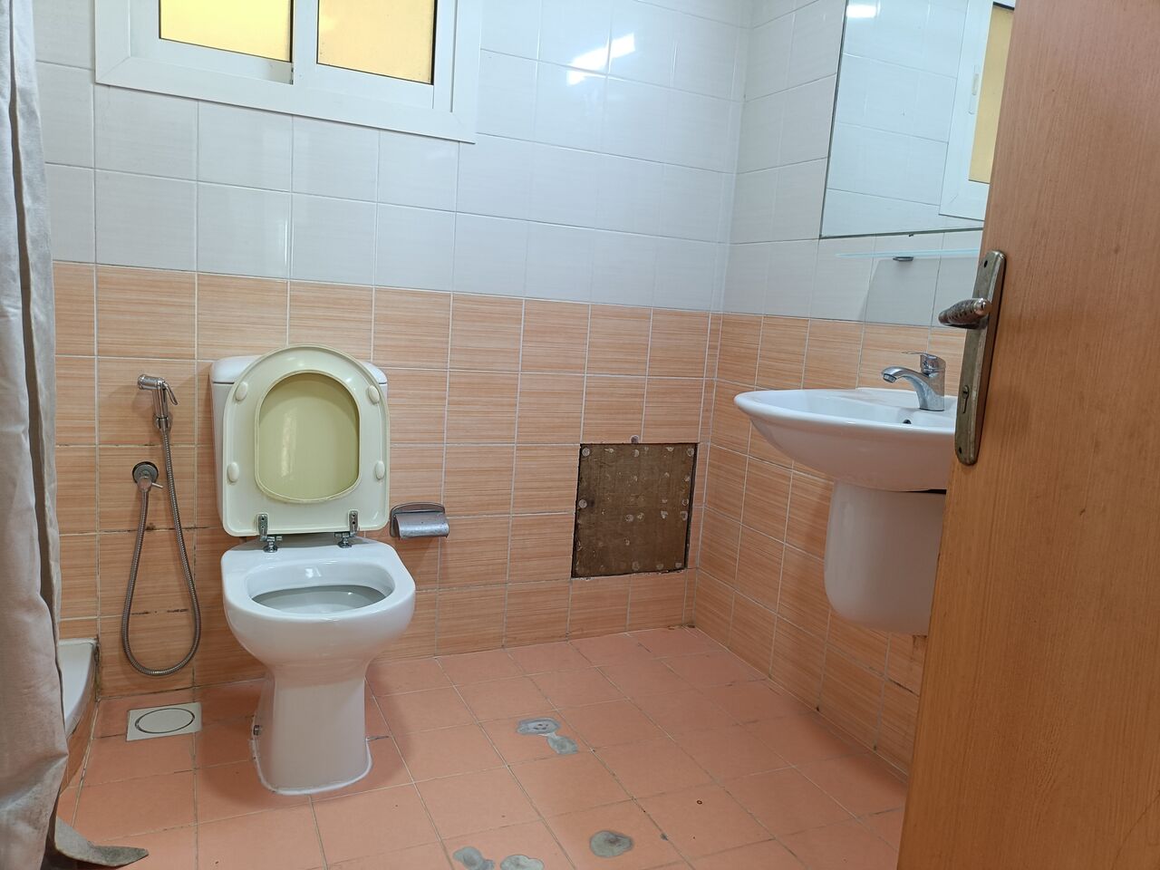 Adliya, Apartments, Flats, Houses & Villas, BHD 300/month,  Furnished,  2 BR,  140 Sq. Meter,  Fully Furnished 2bhk With Ewa