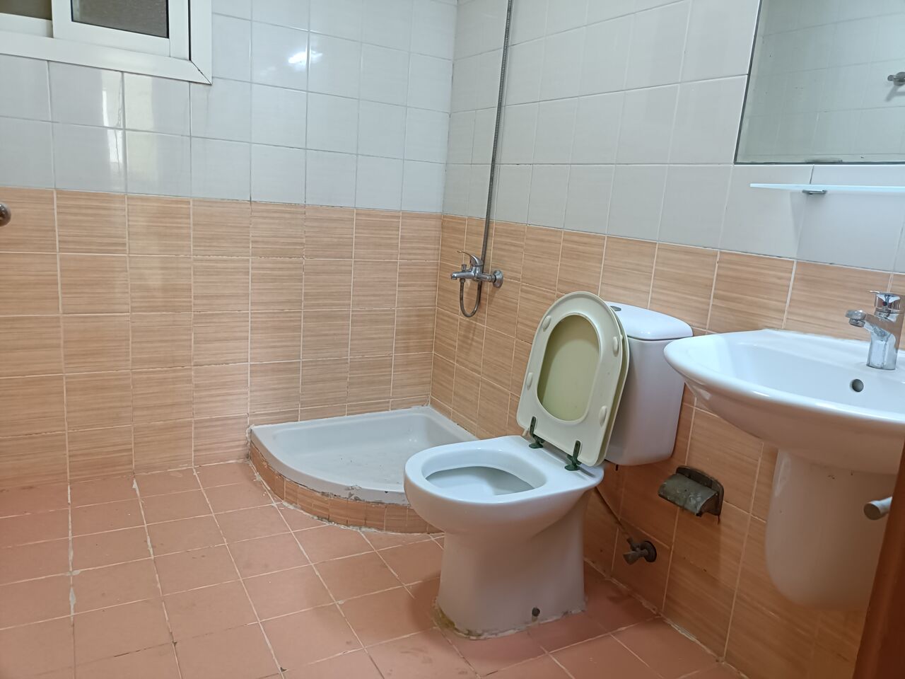 Adliya, Apartments, Flats, Houses & Villas, BHD 280/month,  Furnished,  2 BR,  130 Sq. Meter,  Fully Furnished 2bhk With Ewa