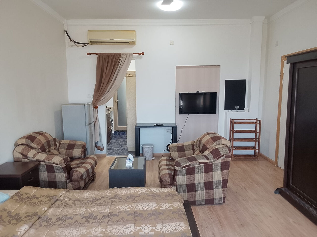 Jidhafs, Apartments, Flats, Houses & Villas, BHD 160/year,  1 BR,  RENT - BU QUWA