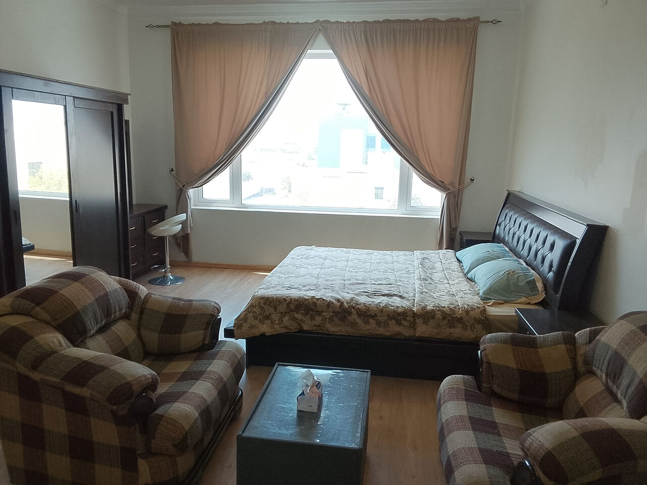Jidhafs, Apartments, Flats, Houses & Villas, BHD 160/year,  1 BR,  RENT - BU QUWA