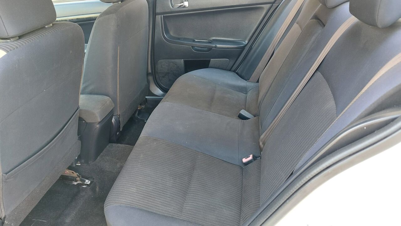 Manama, Vehicles, Cars & Trucks , BHD 1650,  Mitsubishi Lancer 2.0 L Full Automattic Very Good Condatio,  2014,  Automatic,  200000 KM,  N