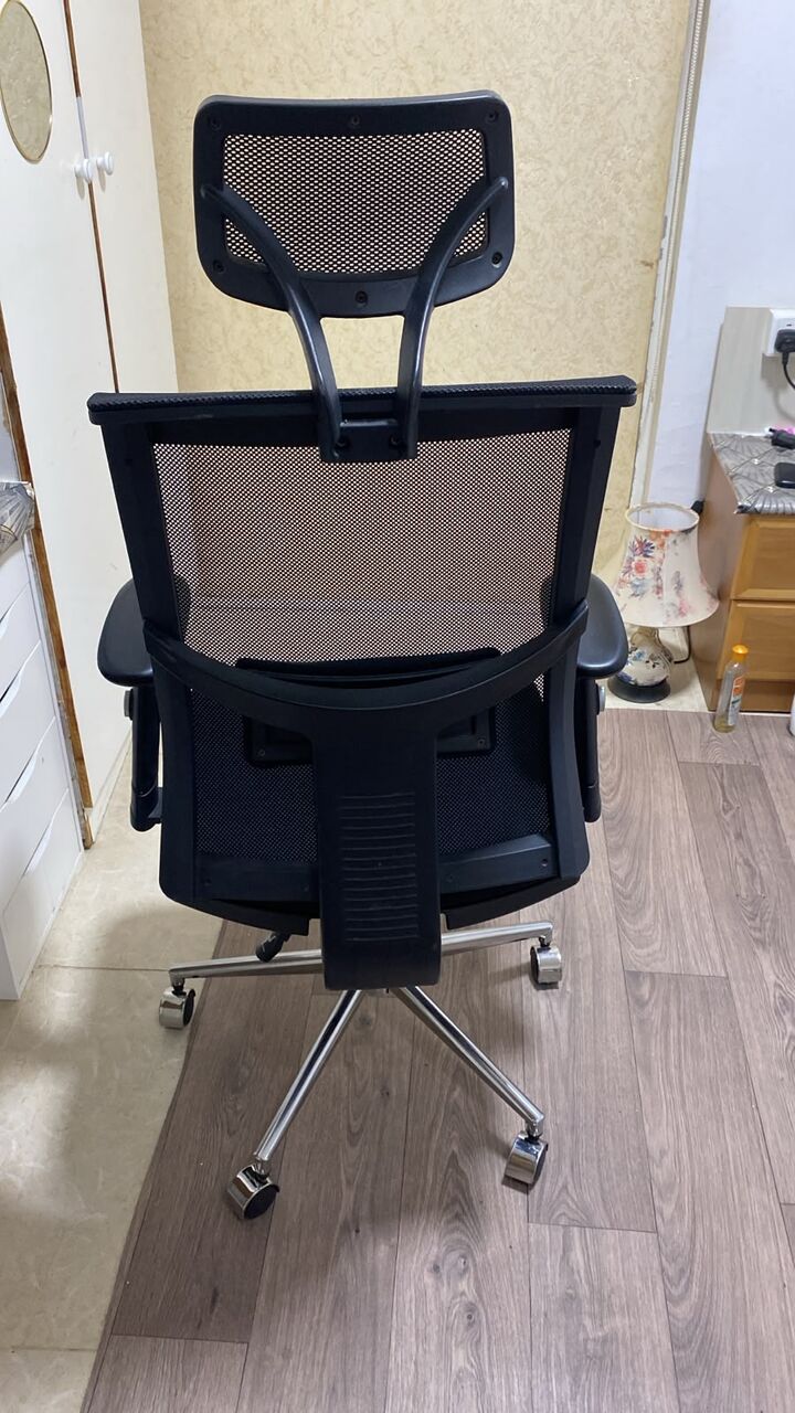 Yanbu, Furniture, SAR 1,  Office Wheel Comfortable Chair