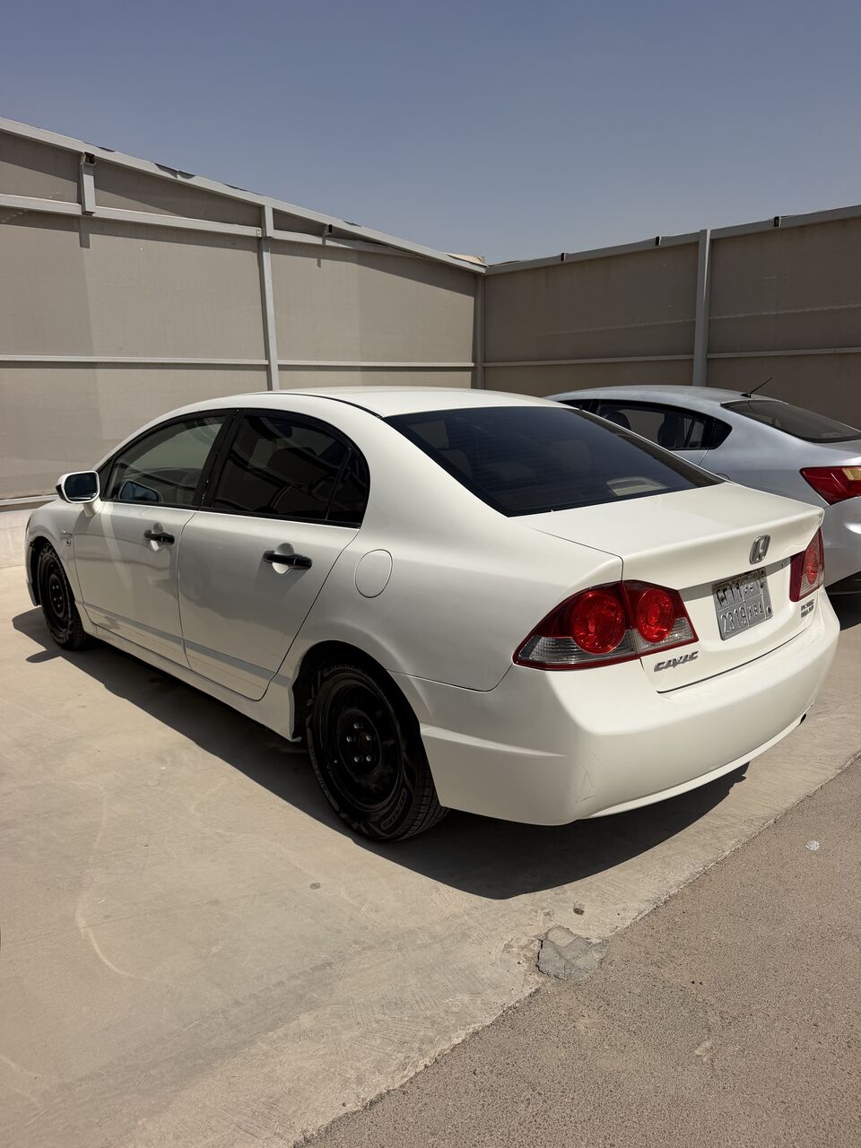 Hittin, Vehicles, Cars & Trucks , SAR 18500,  Honda Civic,  2008,  Automatic,  258600 KM,    White  Good Condition
