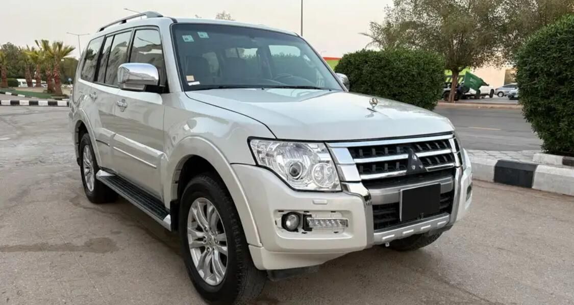 Riyadh, Vehicles, Cars & Trucks , SAR 80000,  MITSUBISHI PAJERO,  2022,  Automatic,  55000 KM,  GOLD EDITION FULL OPTION 1