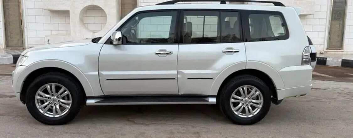 Riyadh, Vehicles, Cars & Trucks , SAR 80000,  MITSUBISHI PAJERO,  2022,  Automatic,  55000 KM,  GOLD EDITION FULL OPTION 2