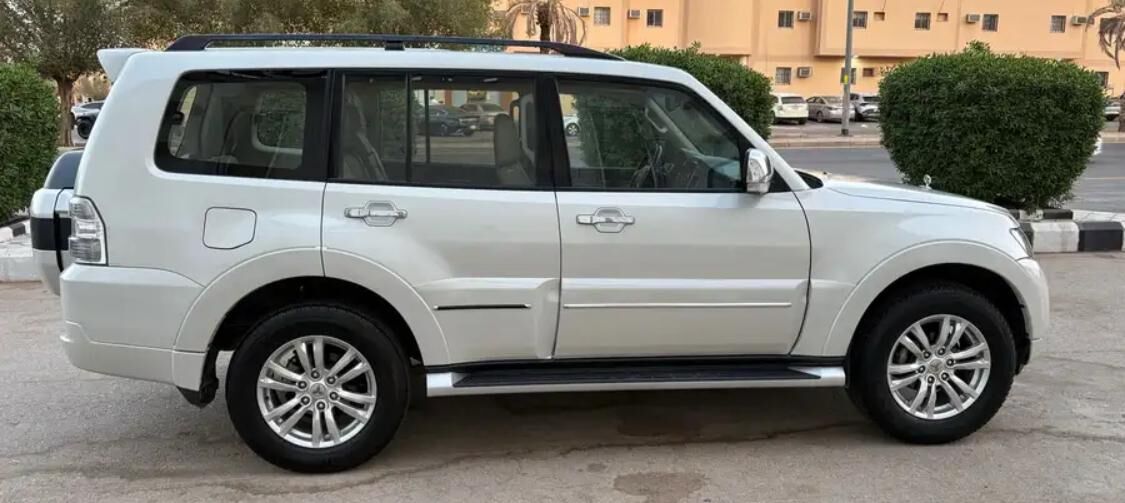 Riyadh, Vehicles, Cars & Trucks , SAR 80000,  MITSUBISHI PAJERO,  2022,  Automatic,  55000 KM,  GOLD EDITION FULL OPTION 3
