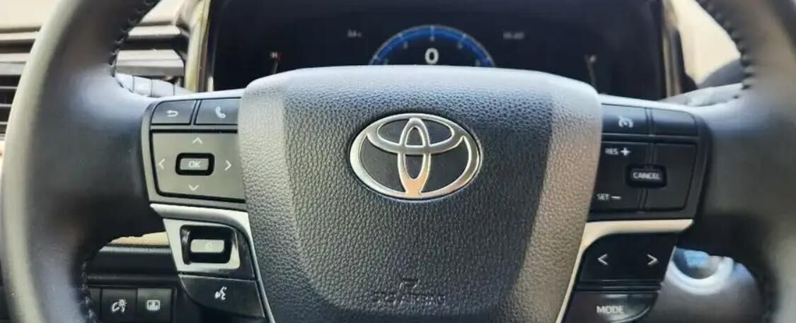 Riyadh, Vehicles, Cars & Trucks , TOYOTA CAMRY,  2025,  Automatic,  8000 KM,  FULL OPTION SUN ROOF PETROL 6