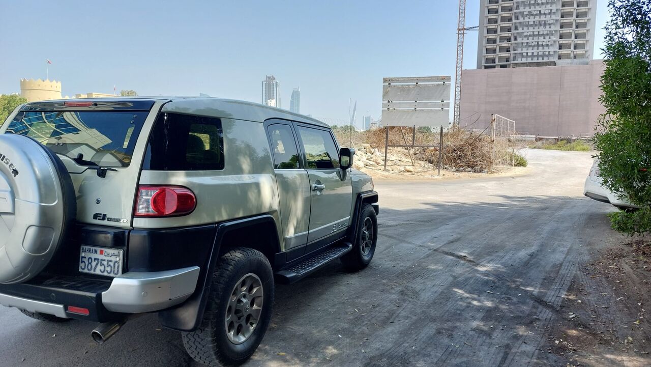 Manama, Vehicles, Cars & Trucks , BHD 3800,  Toyota FJ Cruiser Full Option 4x4 Very Good Condation,  2008,  Automatic,  220000 KM,