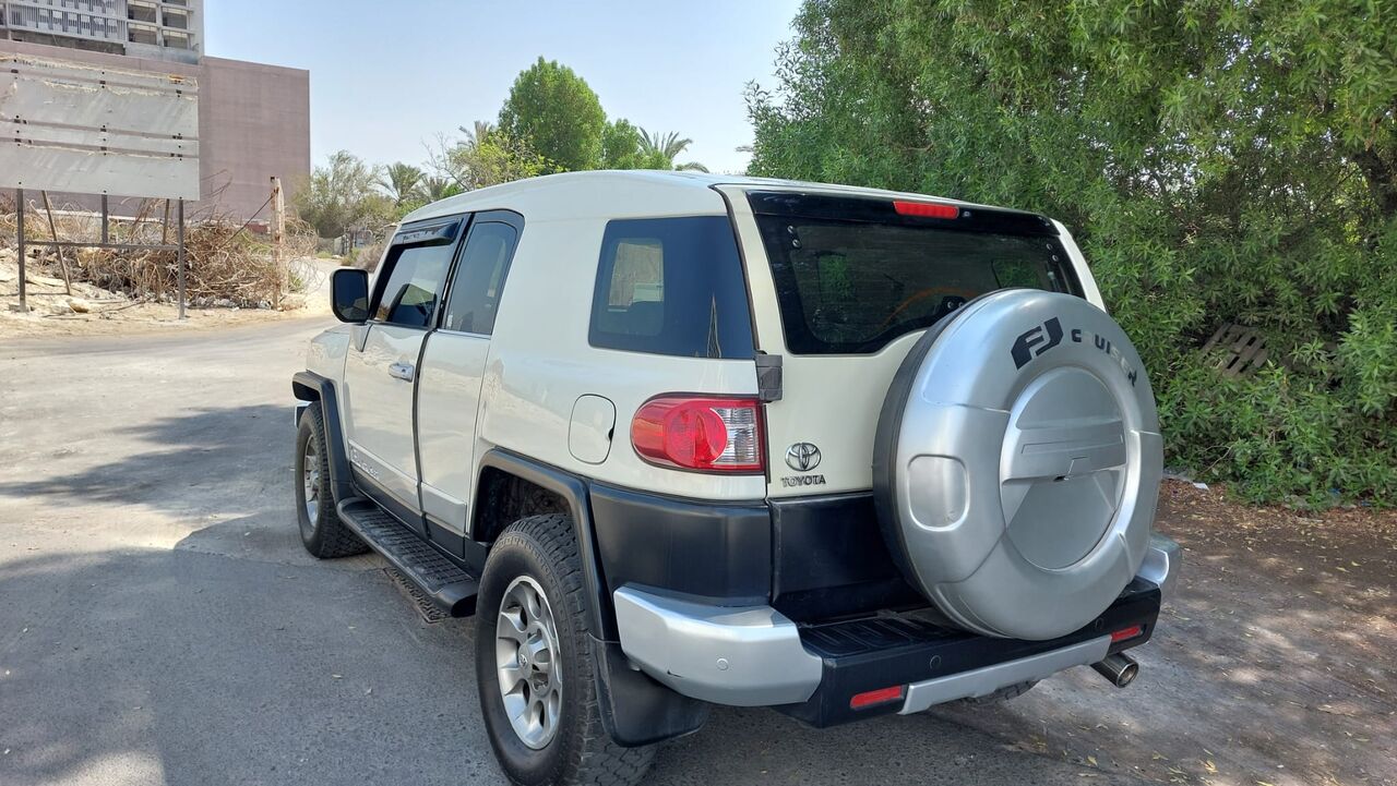 Manama, Vehicles, Cars & Trucks , BHD 3800,  Toyota FJ Cruiser Full Option 4x4 Very Good Condation,  2008,  Automatic,  220000 KM,