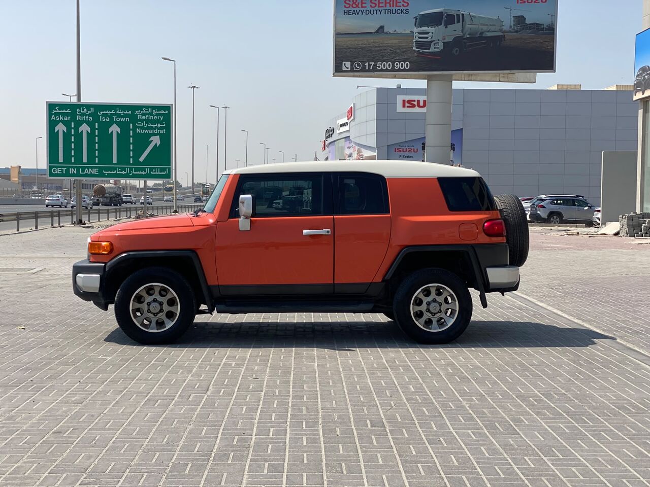 Manama, Vehicles, Cars & Trucks , BHD 5500,  Toyota FJ-Cruiser,  2013,  Automatic,  290350 KM,    (Orange)