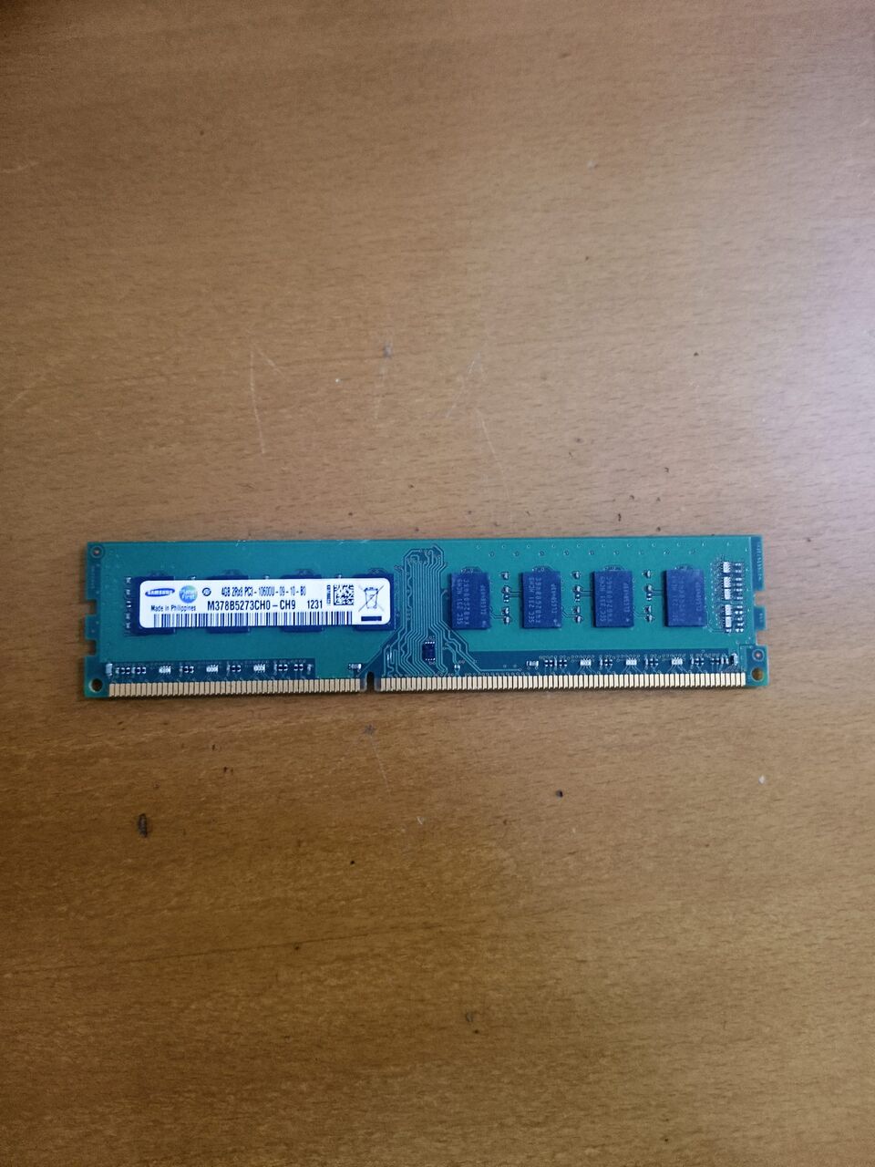 Manama, Computers, BHD 8,  (Samsung)M378B5273CH0-CH9  4GB 2Rx8 PC3-10600U-09-10-BO PC(desktop Memory)