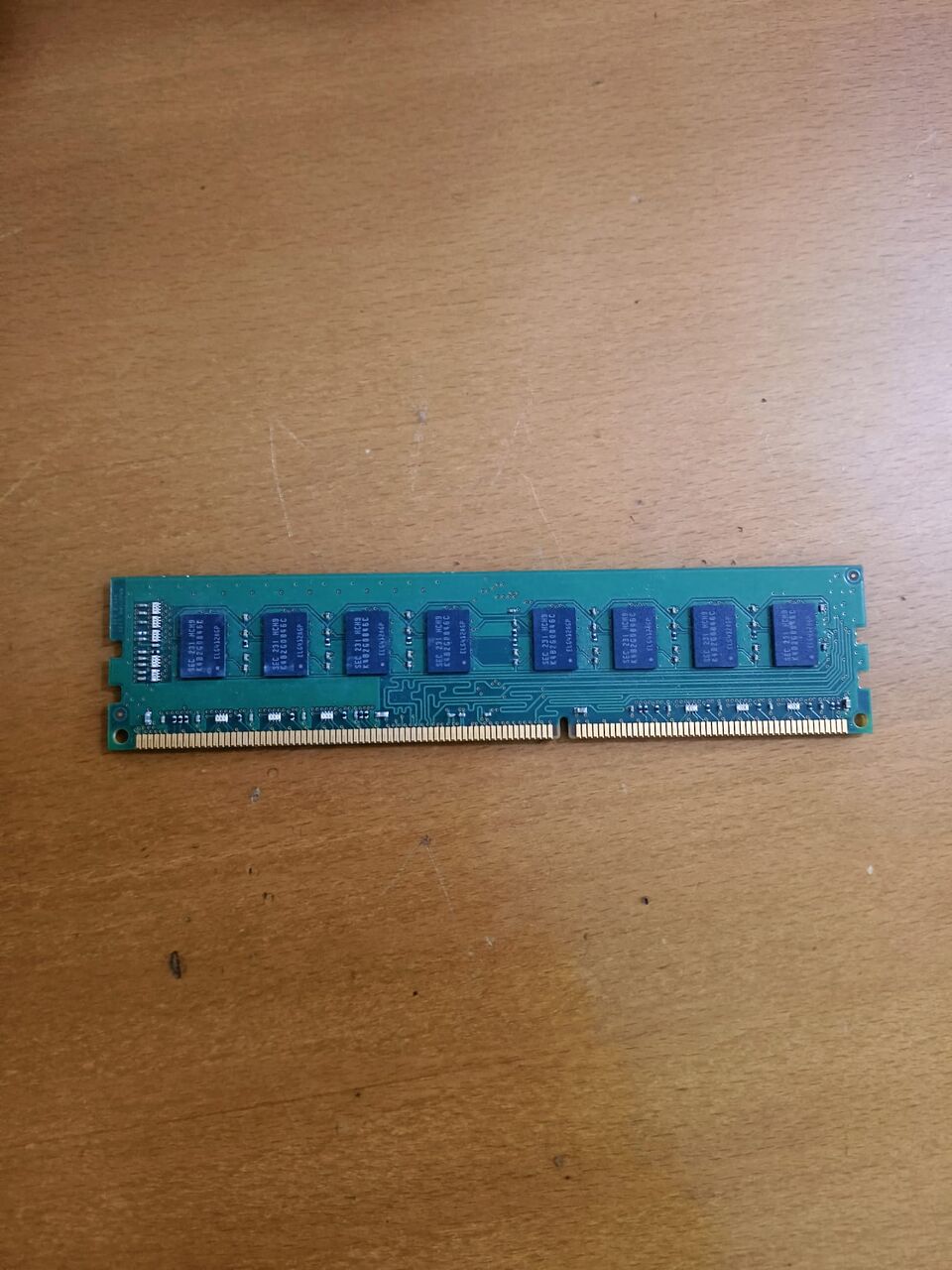 Manama, Computers, BHD 8,  (Samsung)M378B5273CH0-CH9  4GB 2Rx8 PC3-10600U-09-10-BO PC(desktop Memory)