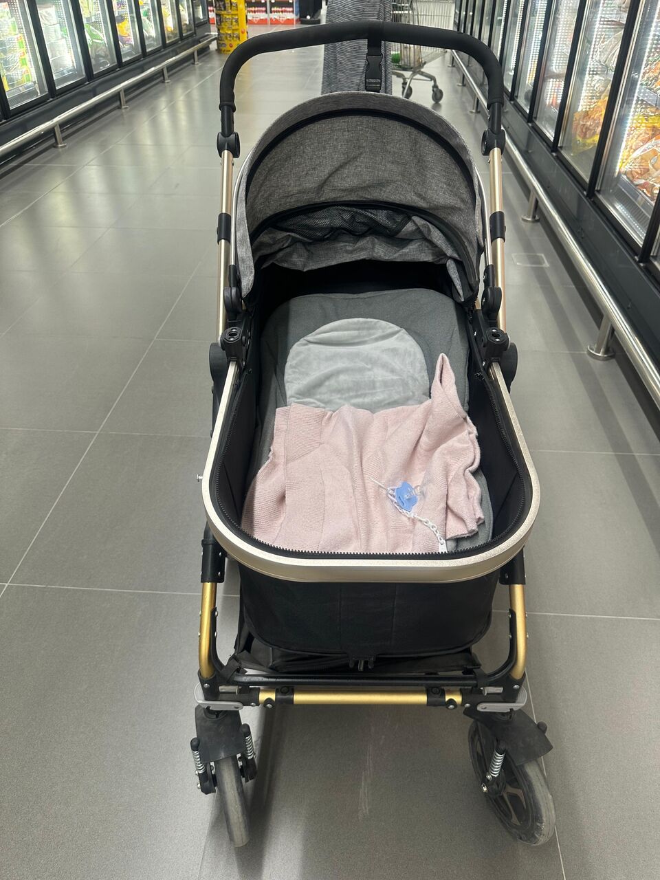 Al Washm, Baby & Kid Stuff, SAR 250,  Travel Strollers / Cabin Strollers. Detachable Stoller Rack.