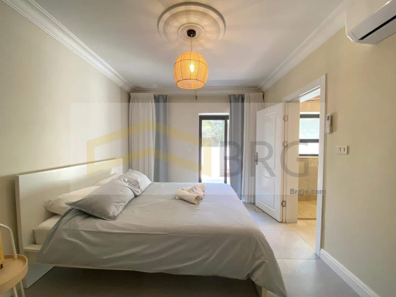 Amman, Apts/Flats Wanted, JOD 14000/year,  Furnished,  2 BR,  4 Sq. Meter,  4th Circle. Where Comfort Meets City Living. ✨