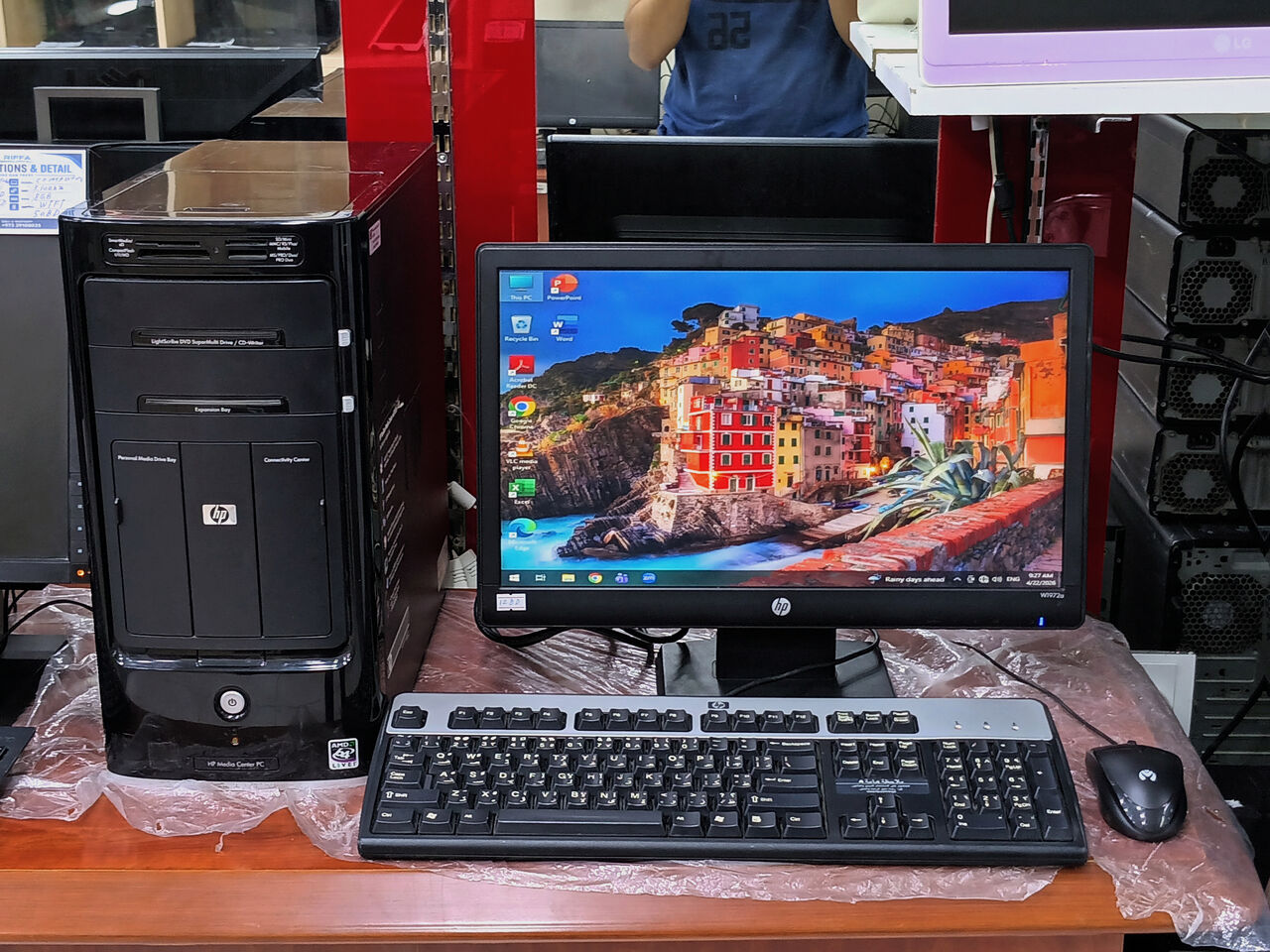 Manama, Computers, BHD 22,  HP Computer AMD Dual-Core 2.80GHz 3GB/500GB 19&rsquo;&rsquo; Monitor With WIFI 22BD