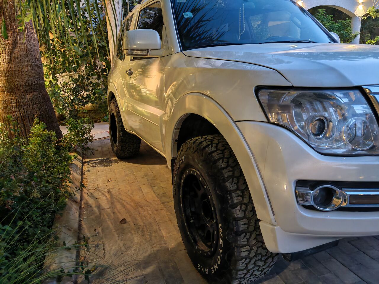 Riyadh, Vehicles, Cars & Trucks , SAR 35000,  Mitsubishi Pajero,  2010,  Automatic,  235000 KM,  3 Door Pajero Suitable For The Desert