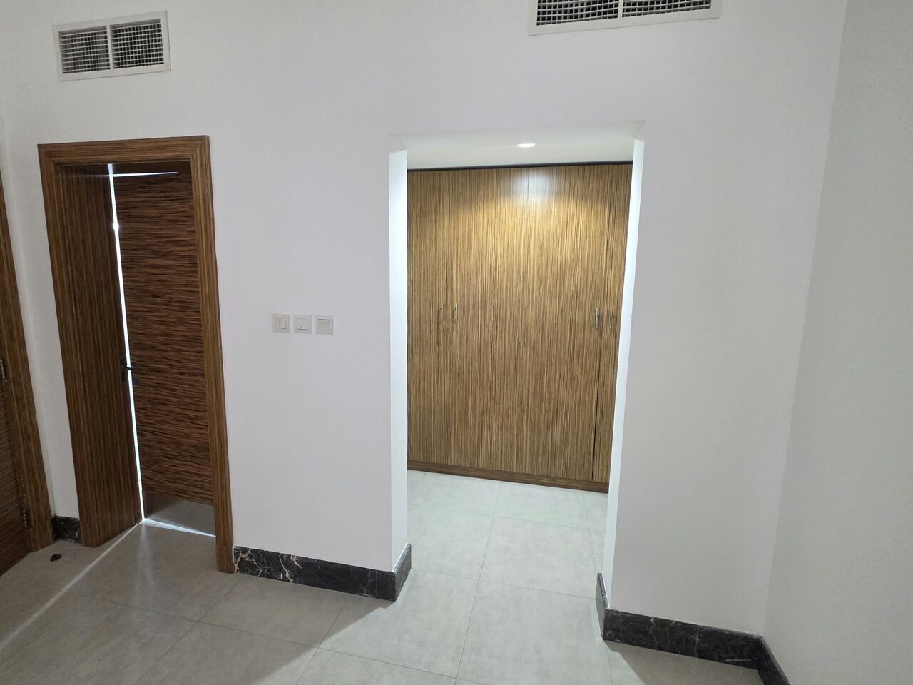 Juffair, Apartments, Flats, Houses & Villas, BHD 265/month,  1 BR,  Flat For Rent In Juffair With EWA..