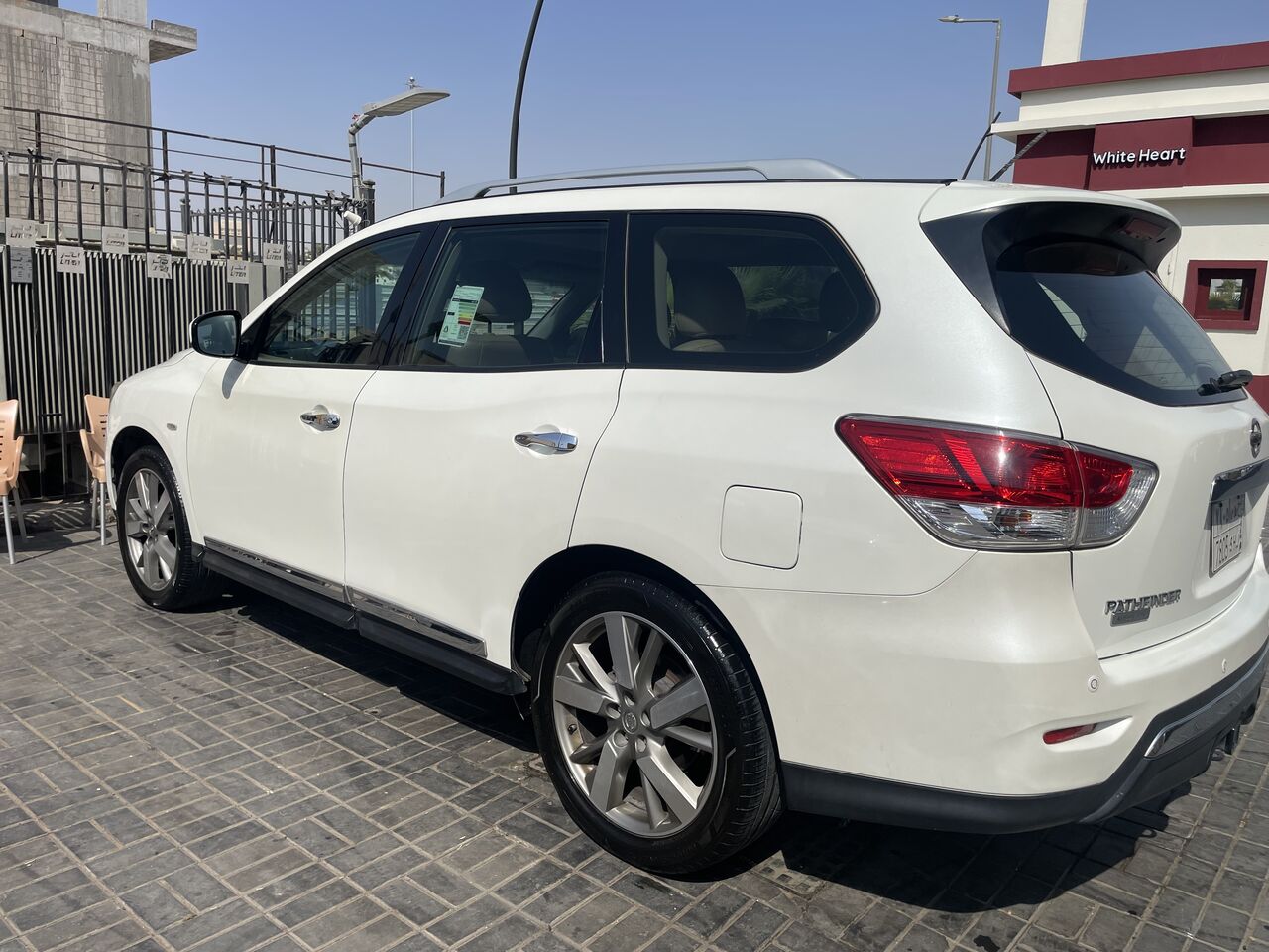 Riyadh, Vehicles, Cars & Trucks , SAR 30000,  Nissan Pathfinder Platinum,  2016,  Automatic,  218000 KM,  Nissan Pathfinder  SV AWD
