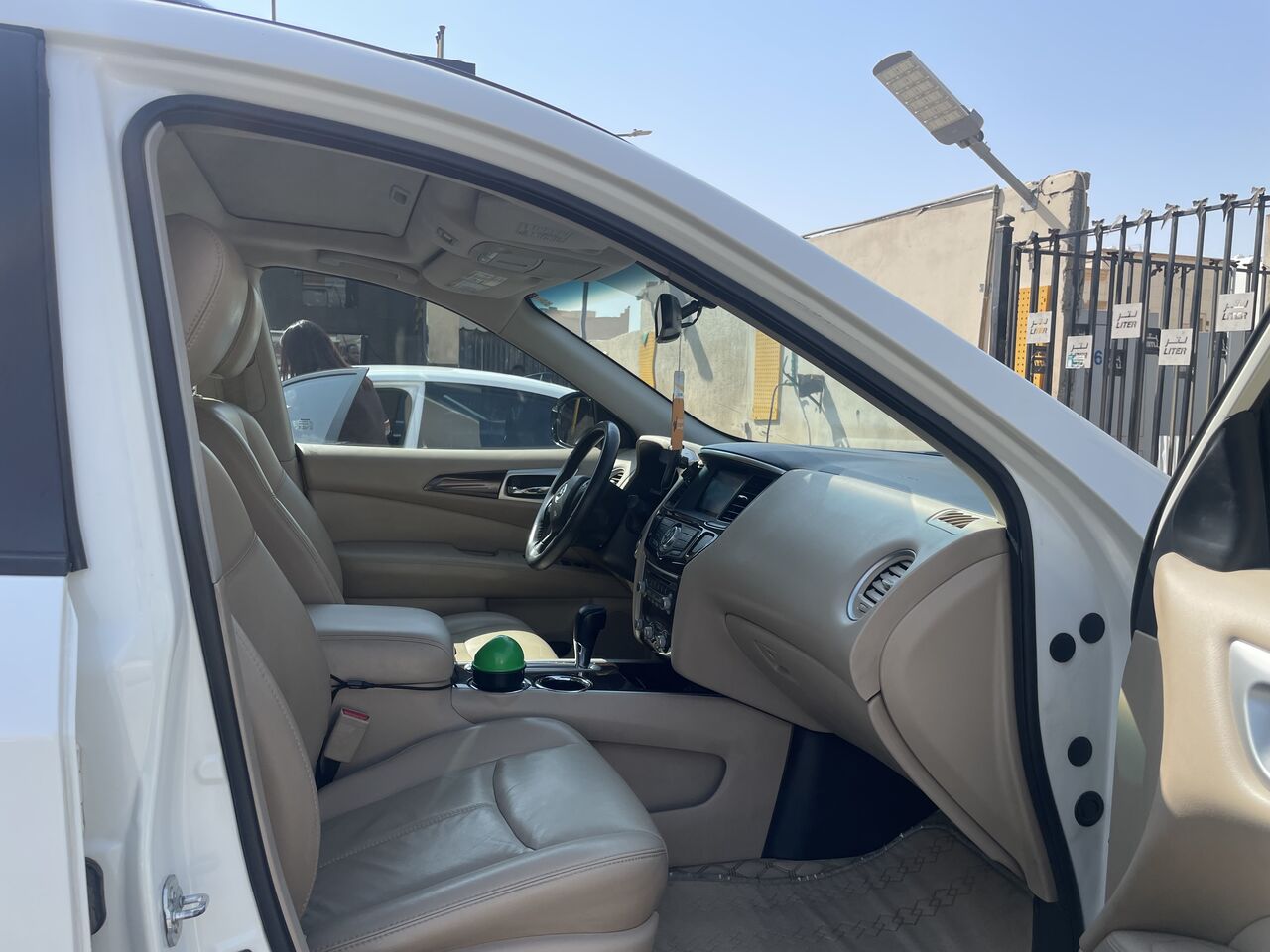 Riyadh, Vehicles, Cars & Trucks , SAR 30000,  Nissan Pathfinder Platinum,  2016,  Automatic,  218000 KM,  Nissan Pathfinder  SV AWD
