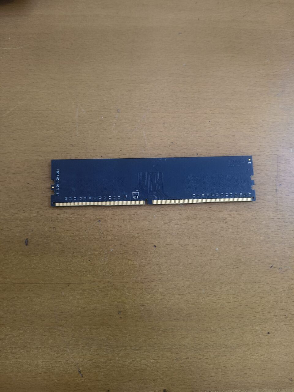 Manama, Computers, BHD 14,  Crucial (byMicron) CT8G4DFS824A.M8FH3  8GB DDR4.2400 UDIMM 1.2V CL17 PC(desktop Memory)
