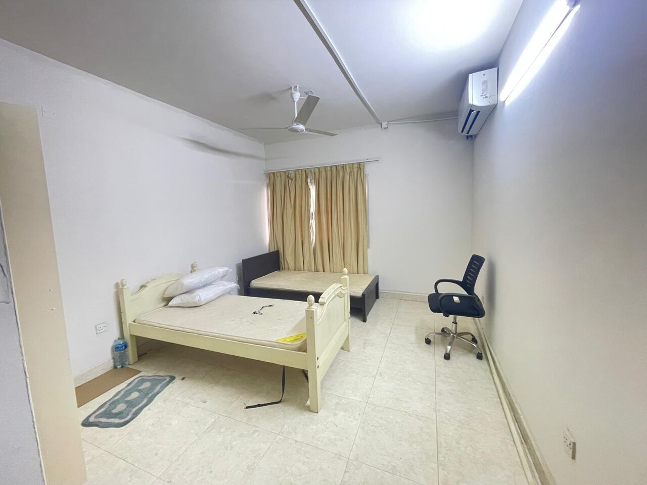 Hoora, Apartments, Flats, Houses & Villas, BHD 250/month,  2 BR,  Semi Furnished Office For Rent In Hoora