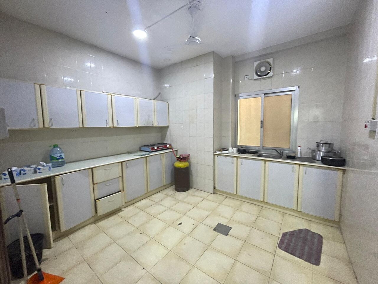 Hoora, Apartments, Flats, Houses & Villas, BHD 250/month,  2 BR,  Semi Furnished Office For Rent In Hoora