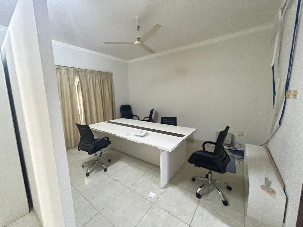 Hoora, Apartments, Flats, Houses & Villas, BHD 250/month,  2 BR,  Semi Furnished Office For Rent In Hoora