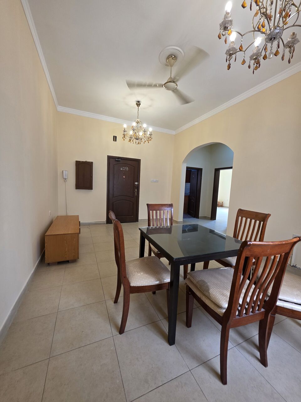 Mahooz, Apartments, Flats, Houses & Villas, BHD 280/month,  2 BR,  - Very Neet Semi Furnished 2 BHK Flat With Unlimited & Parking @280/BD In Mahooz