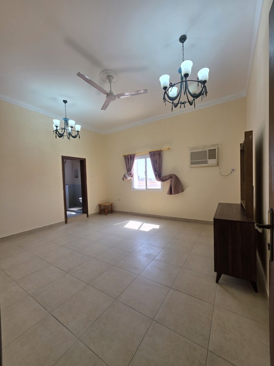 Mahooz, Apartments, Flats, Houses & Villas, BHD 280/month,  2 BR,  - Very Neet Semi Furnished 2 BHK Flat With Unlimited & Parking @280/BD In Mahooz