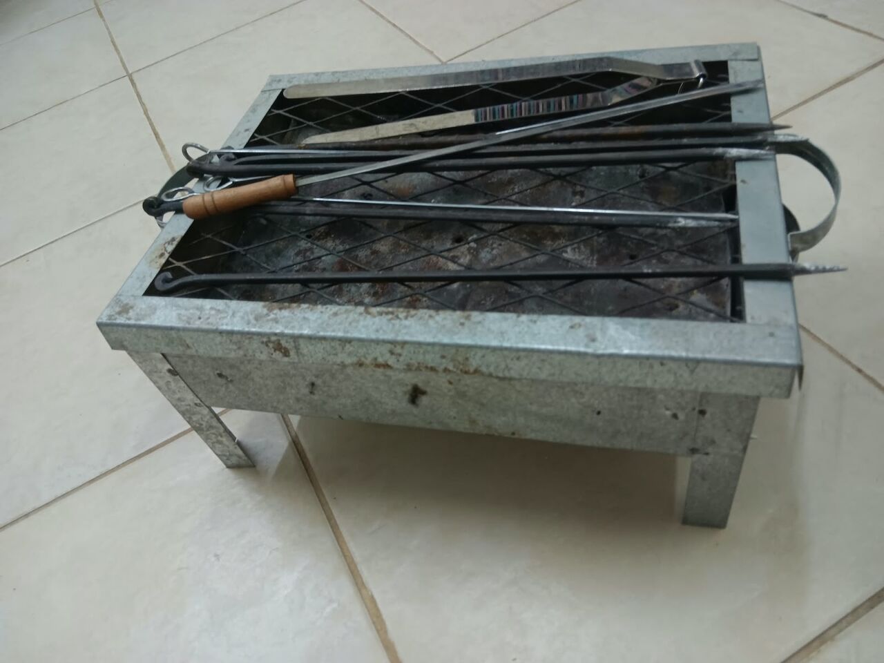 Al Aqeeq, Household Items, SAR 1000,  Move-Out Sale : TV, Big Foldable Plastic Shelve, Plastic Chairs, Beds With Mattress Etc.