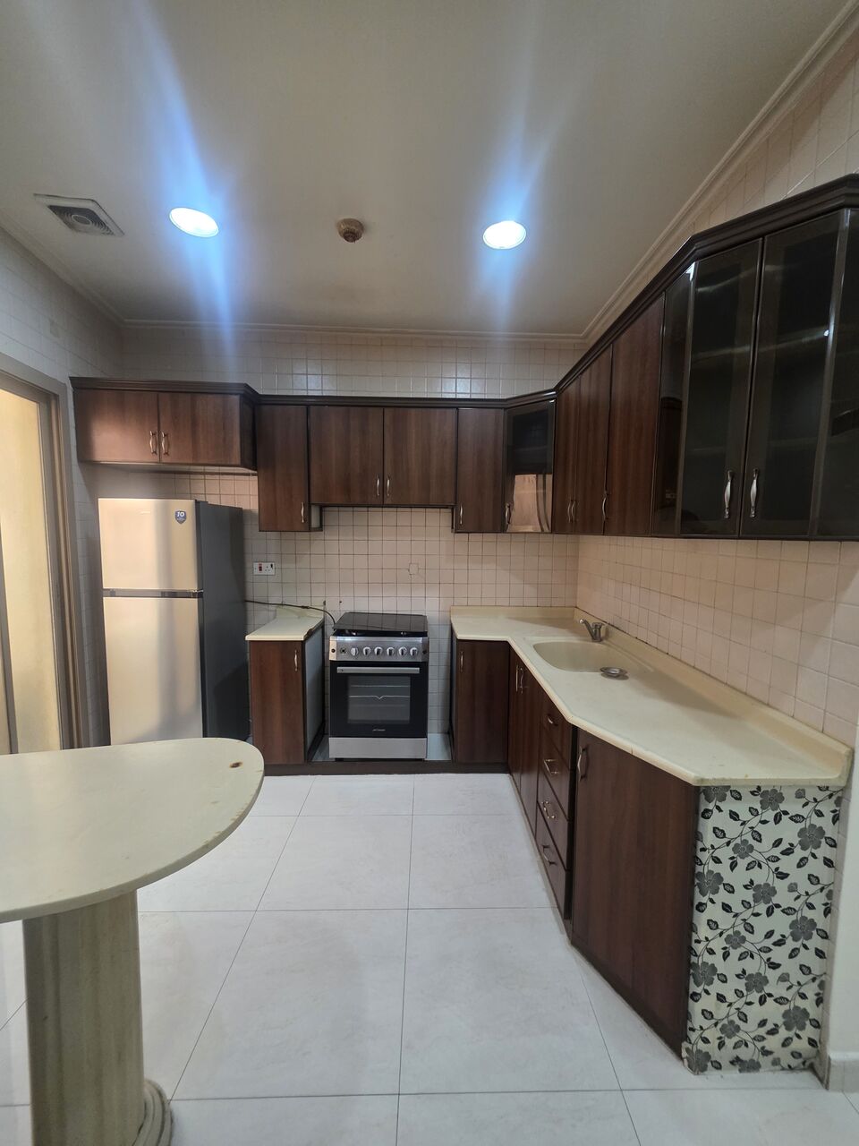 Gudaibiya, Apartments, Flats, Houses & Villas, BHD 300/month,  Furnished,  2 BR,  Parking & WiFi , Balcony - Fully Furnished 2 BHK Flat With Ewa @300/BD In Gudaibiya
