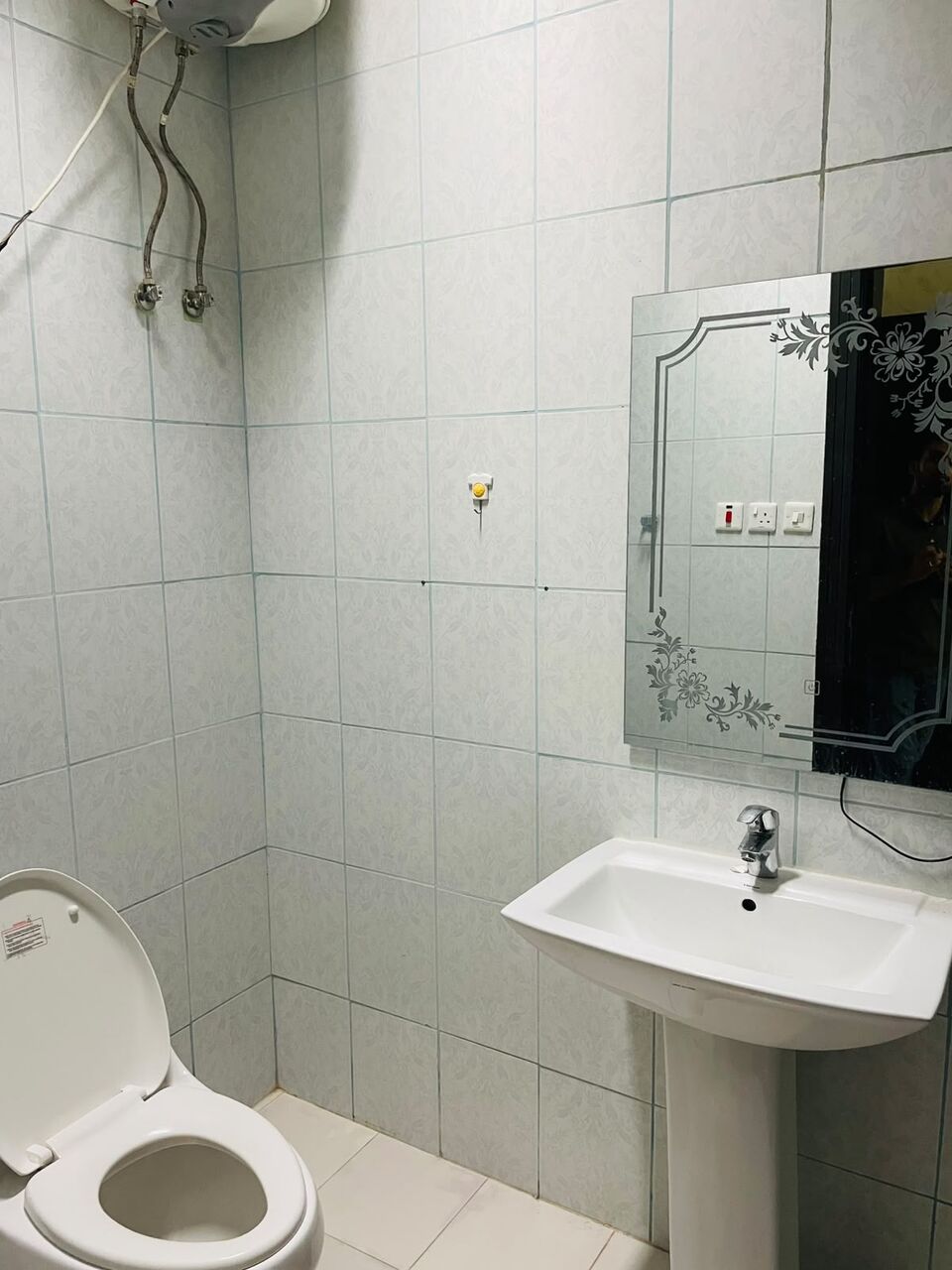 Riyadh, Rooms for Rent, SAR 17500/month,  Single Bachelors Room With Sharing Washroom